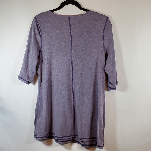 Live & Let Live Top - Picture 2 of 5